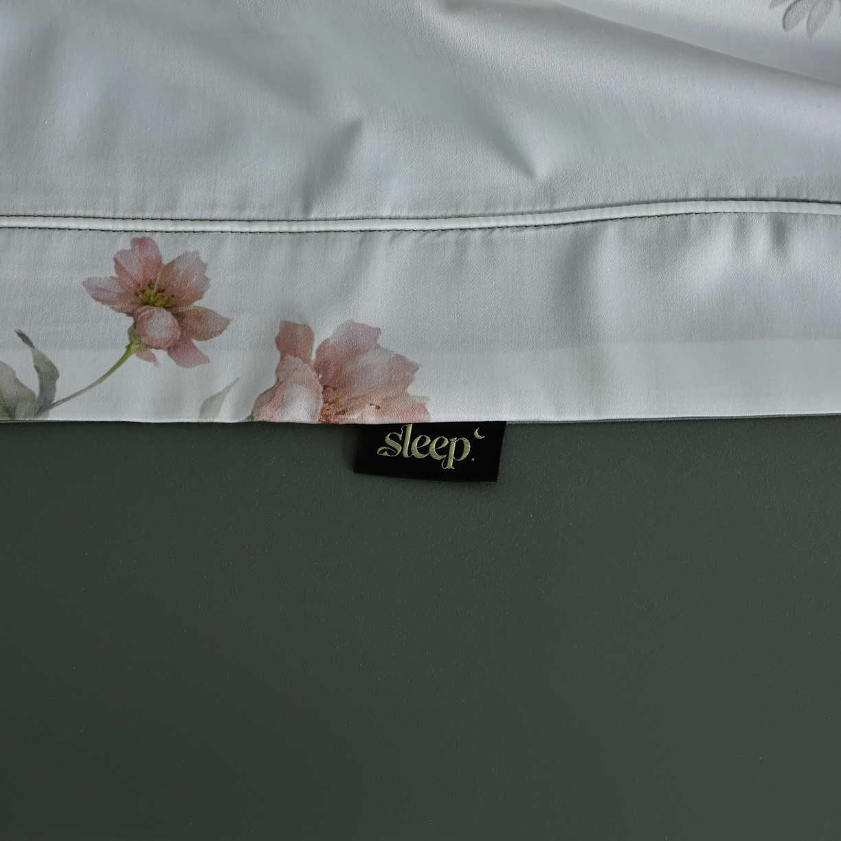 91家纺网 家纺一手货源 找家纺 金昱纺 2026新款全棉50S长绒棉数码印花宽边埋绳款四件套（带精美礼盒包装） 甜梦花栖