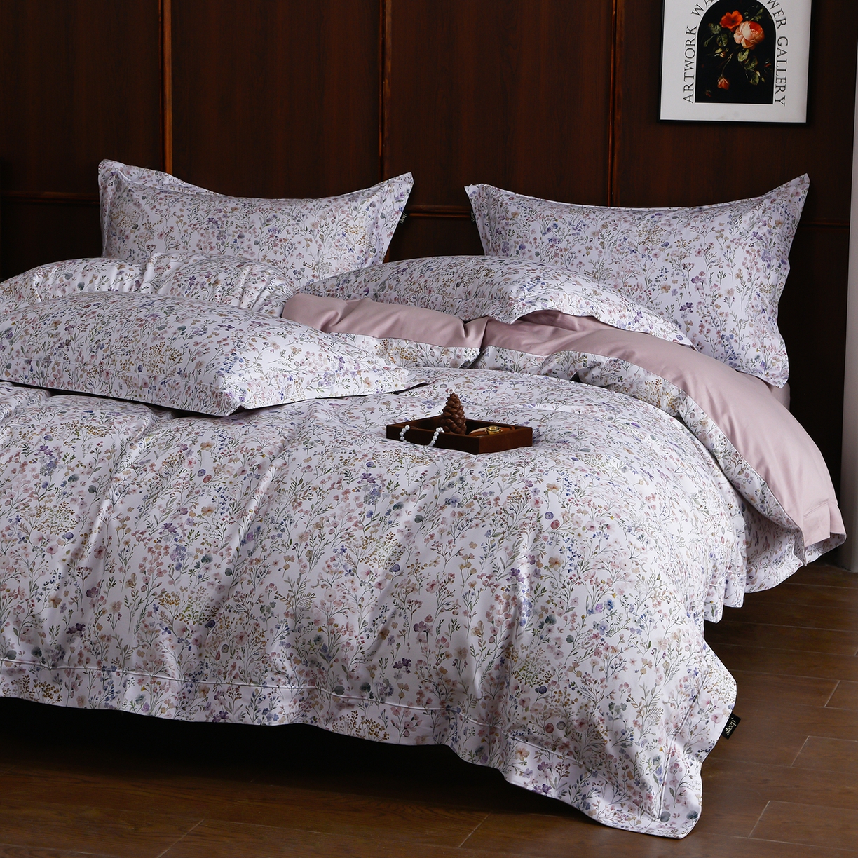 91家纺网 家纺一手货源 找家纺 金昱纺 2026新款全棉50S长绒棉数码印花宽边埋绳款四件套（带精美礼盒包装） 榭风轻眠