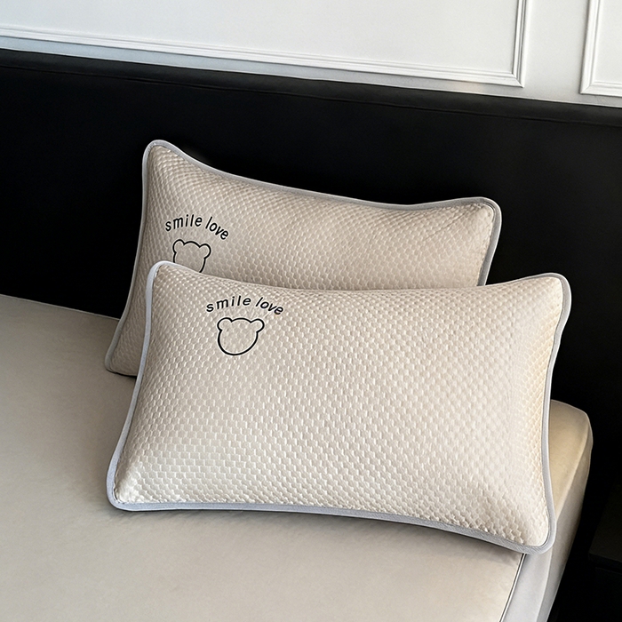 91家纺网 家纺一手货源 找家纺 （总）2026新款夏季A类绣花PE冰豆豆冰丝凉席枕套凉感家用单人学生宿舍48×74cm一只一对-八宝熊枕套