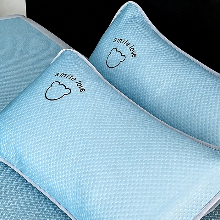 91家纺网 家纺一手货源 找家纺 2026新款夏季A类绣花PE冰豆豆冰丝凉席枕套凉感家用单人学生宿舍48×74cm一只一对-八宝熊枕套 八宝熊-蓝