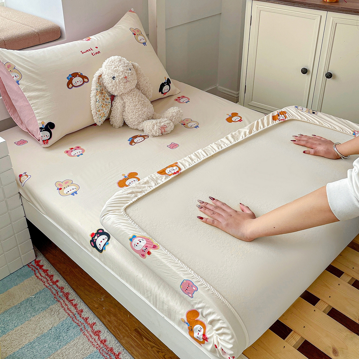 91家纺网 家纺一手货源 找家纺 纽缦家纺 2026新款A类105g仿棉四件套古法水洗棉学生单床笠 慕尼