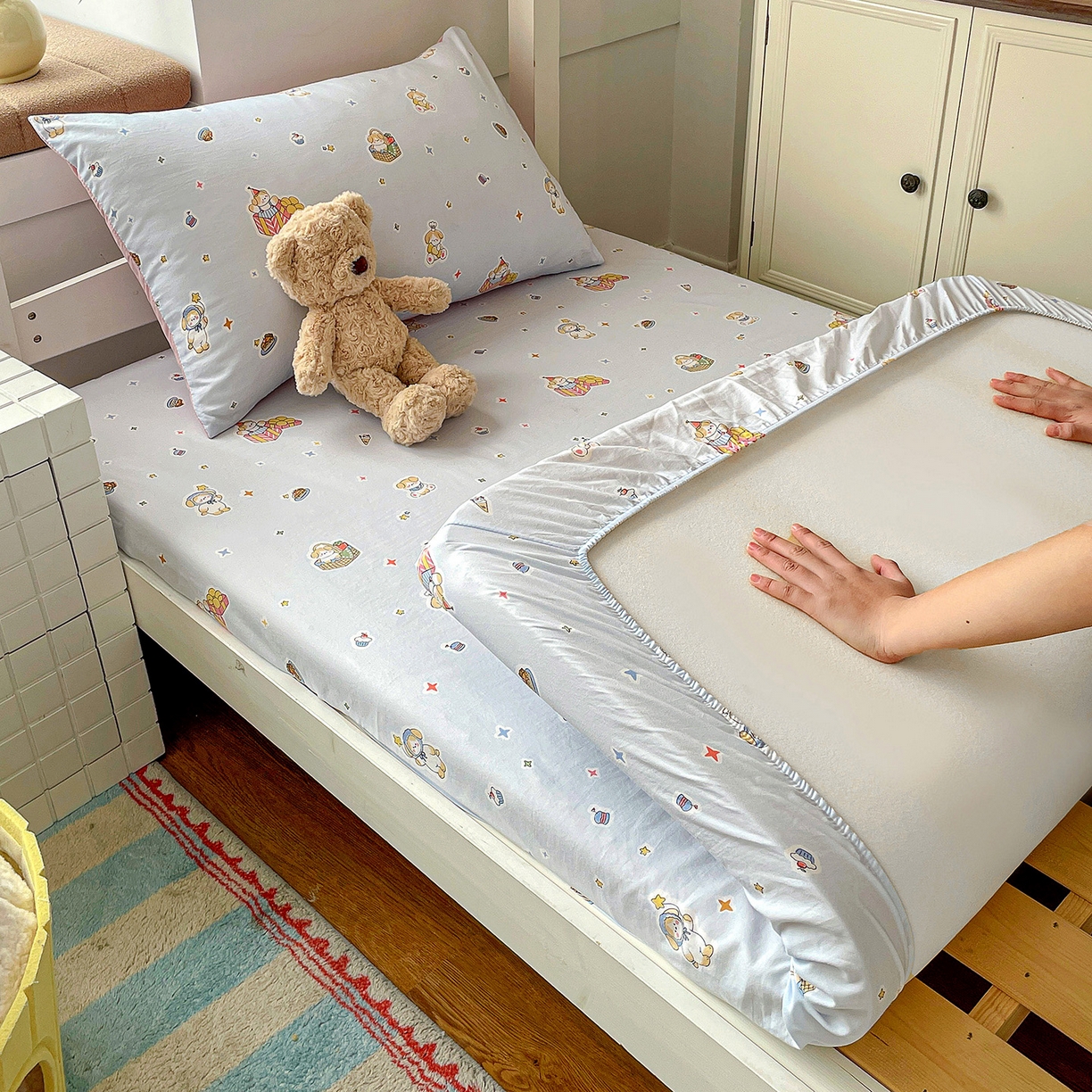 91家纺网 家纺一手货源 找家纺 纽缦家纺 2026新款A类105g仿棉四件套古法水洗棉学生单床笠 安琪拉