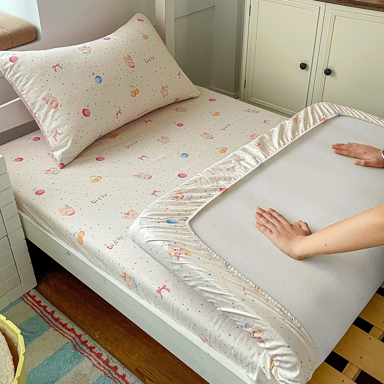 91家纺网 家纺一手货源 找家纺 纽缦家纺 2026新款A类105g仿棉四件套古法水洗棉学生单床笠 乐淘