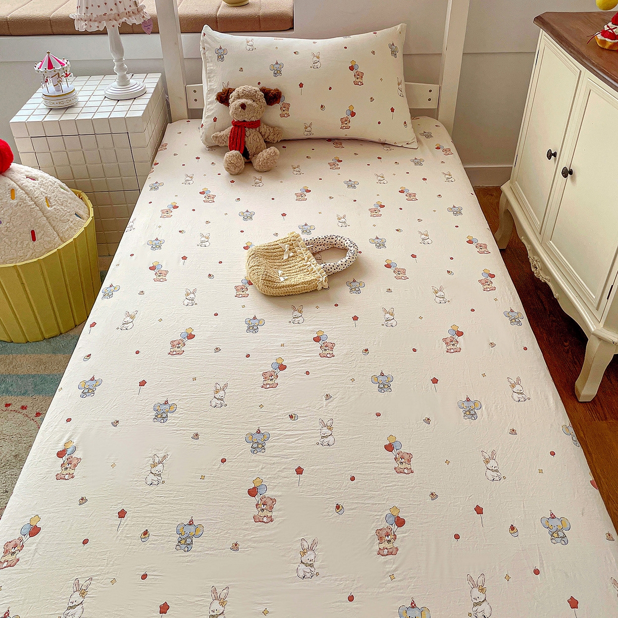 91家纺网 家纺一手货源 找家纺 纽缦家纺 2026新款A类105g仿棉四件套古法水洗棉学生单床笠 小飞象