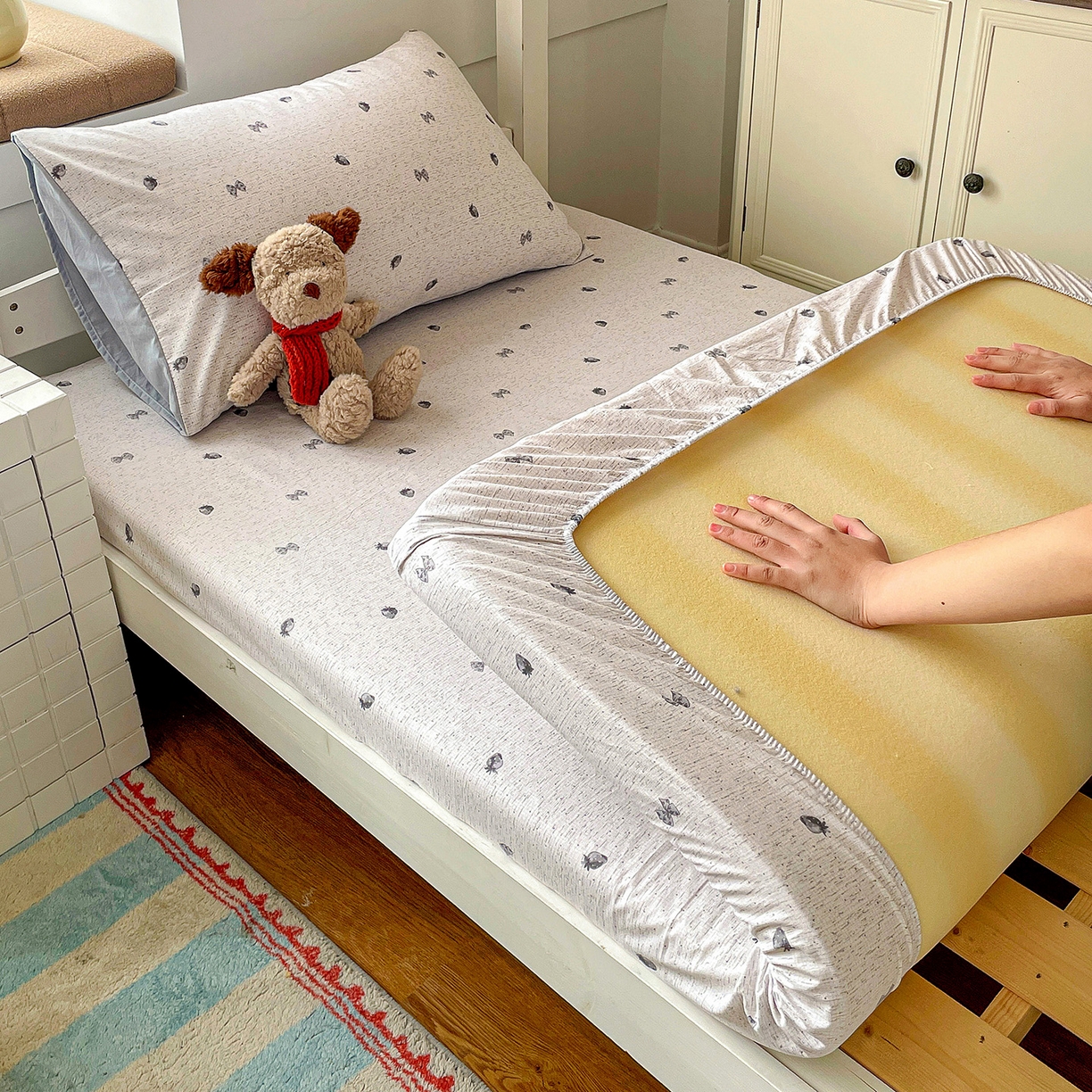 91家纺网 家纺一手货源 找家纺 纽缦家纺 2026新款A类105g仿棉四件套古法水洗棉学生单床笠 初春灰