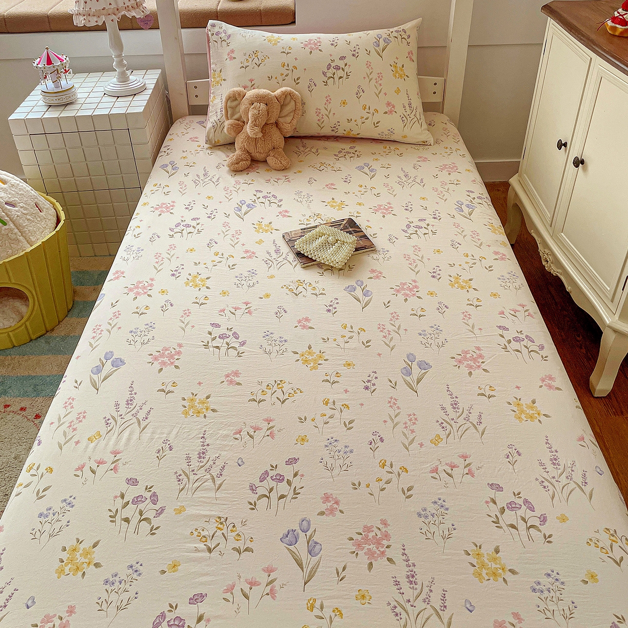 91家纺网 家纺一手货源 找家纺 纽缦家纺 2026新款A类105g仿棉四件套古法水洗棉学生单床笠 聆风