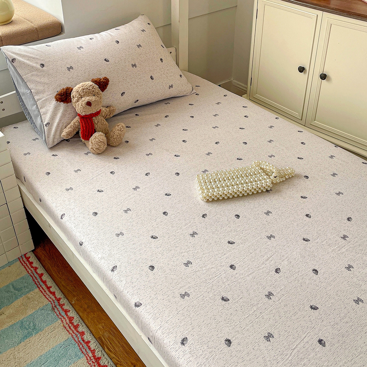 91家纺网 家纺一手货源 找家纺 纽缦家纺 2026新款A类105g仿棉四件套古法水洗棉学生单床笠 初春灰