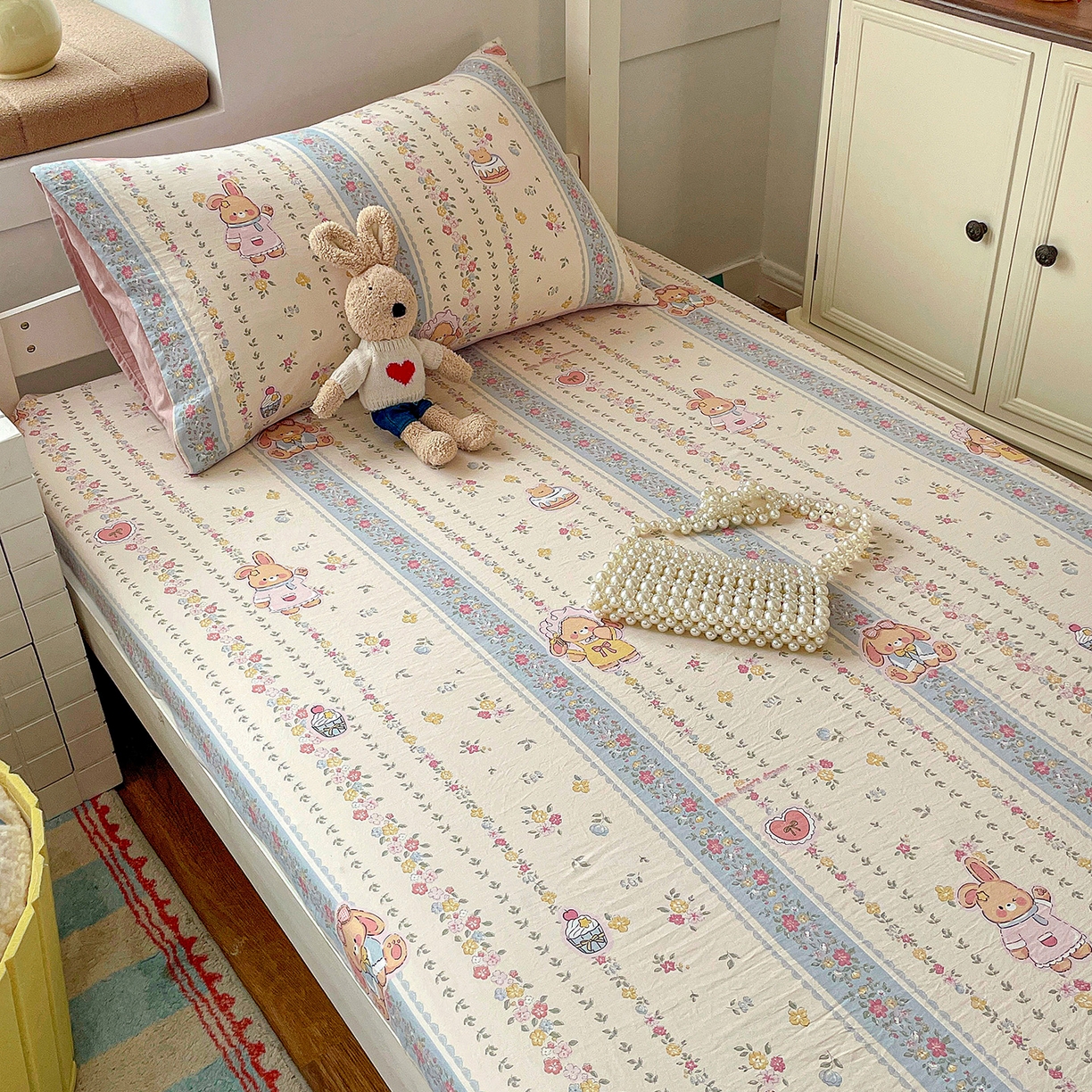 91家纺网 家纺一手货源 找家纺 纽缦家纺 2026新款A类105g仿棉四件套古法水洗棉学生单床笠 幸运狗