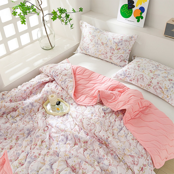 91家纺网 家纺一手货源 找家纺 圣楚家纺 2026新款清柔水洗夏被被子被芯 芳华