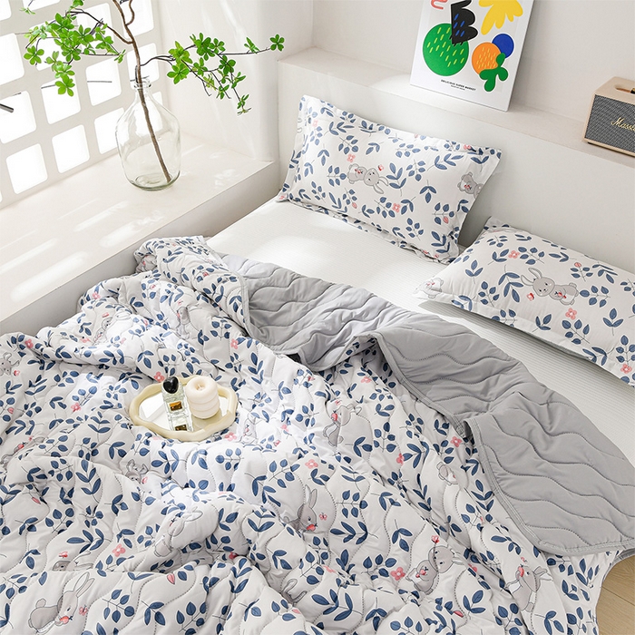 91家纺网 家纺一手货源 找家纺 圣楚家纺 2026新款清柔水洗夏被被子被芯 妮露