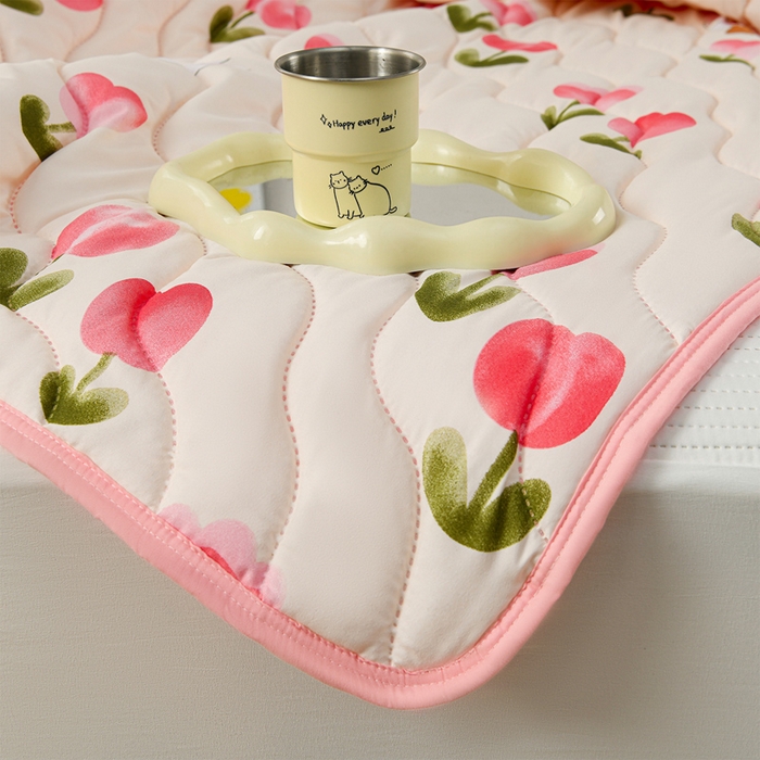 91家纺网 家纺一手货源 找家纺 圣楚家纺 2026新款清柔水洗夏被被子被芯 甜谧