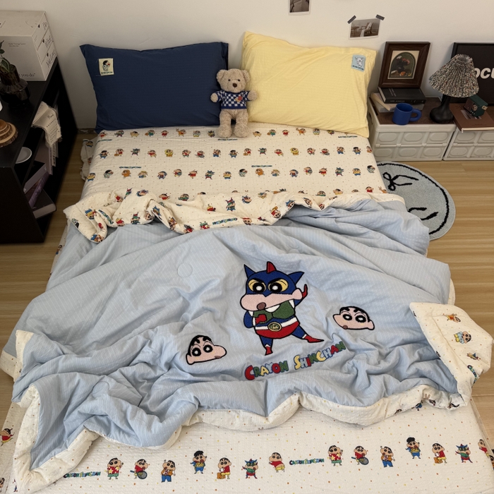 91家纺网 家纺一手货源 找家纺 三元色 2026新款正版蜡笔小新泡芙双层纱夏被夏凉被 动感超人