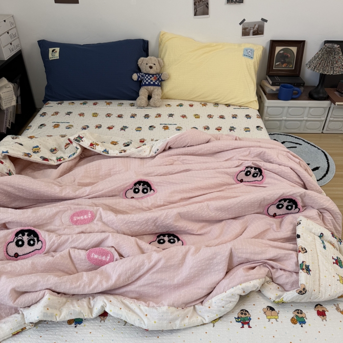 91家纺网 家纺一手货源 找家纺 （总）三元色 2026新款正版蜡笔小新泡芙双层纱夏被夏凉被