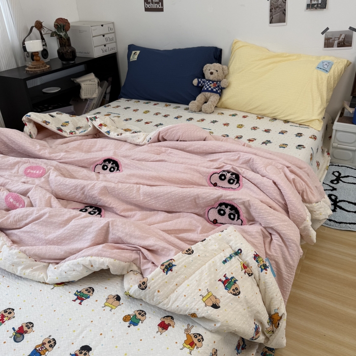 91家纺网 家纺一手货源 找家纺 （总）三元色 2026新款正版蜡笔小新泡芙双层纱夏被夏凉被