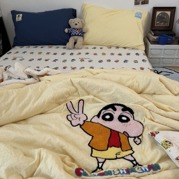 91家纺网 家纺一手货源 找家纺 三元色 2026新款正版蜡笔小新泡芙双层纱夏被夏凉被 欧耶小新