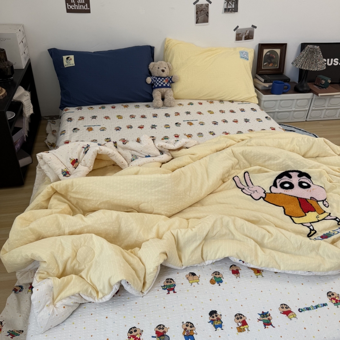 91家纺网 家纺一手货源 找家纺 三元色 2026新款正版蜡笔小新泡芙双层纱夏被夏凉被 欧耶小新