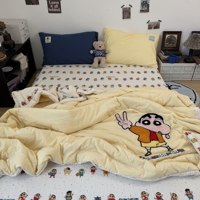 91家纺网 家纺一手货源 找家纺 三元色 2026新款正版蜡笔小新泡芙双层纱夏被夏凉被 欧耶小新