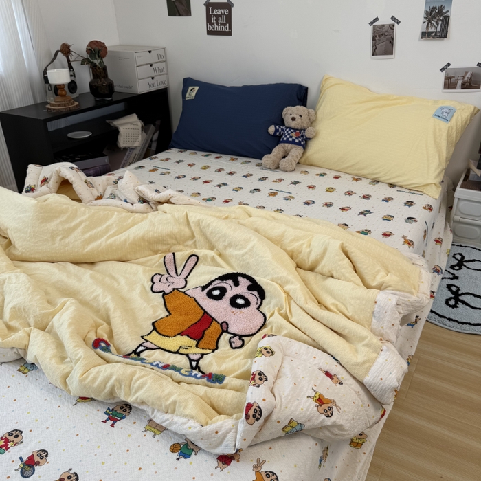 91家纺网 家纺一手货源 找家纺 三元色 2026新款正版蜡笔小新泡芙双层纱夏被夏凉被 欧耶小新