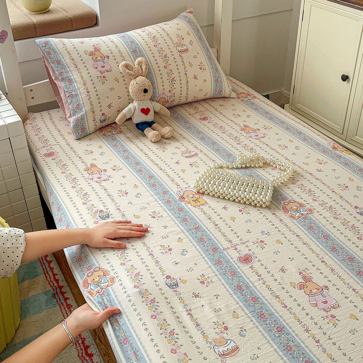 91家纺网 家纺一手货源 找家纺 纽缦家纺 2026新款A类105g仿棉四件套古法水洗棉学生单床笠 幸运狗