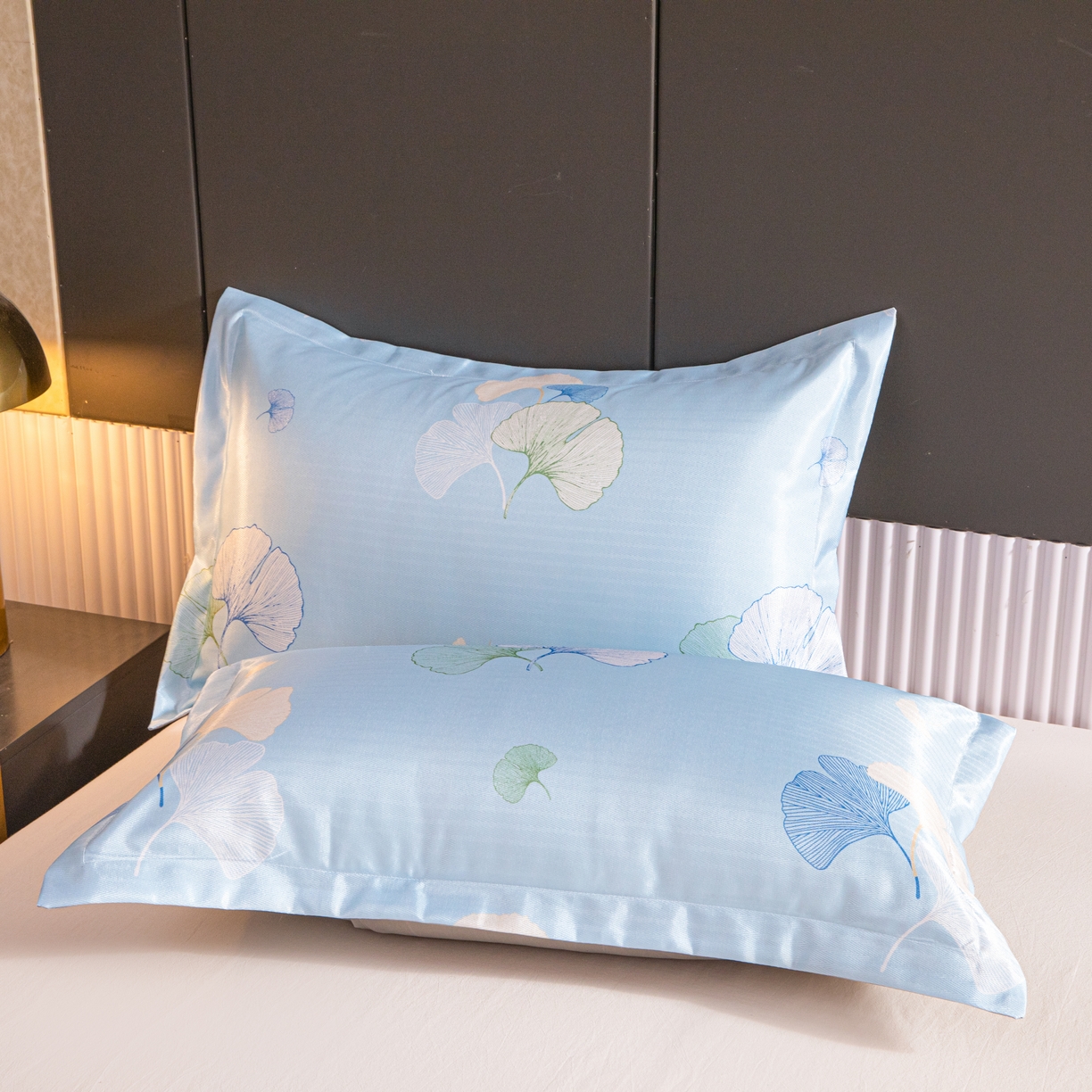 91家纺网 家纺一手货源 找家纺 星窝家纺 2026新款直播电商优选可机洗斜纹提花冰丝凉席三件套 银杏叶蓝