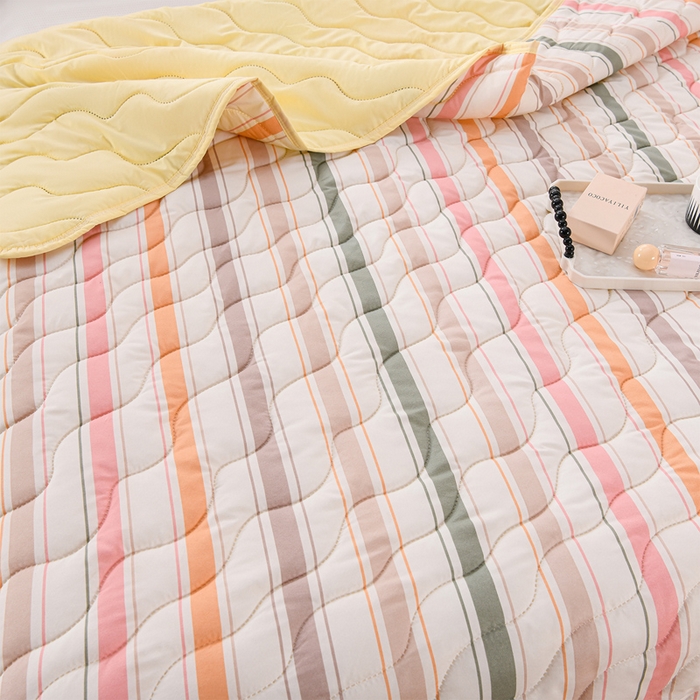 91家纺网 家纺一手货源 找家纺 圣靓家纺 2026新款清柔水洗夏被被子被芯 彩条