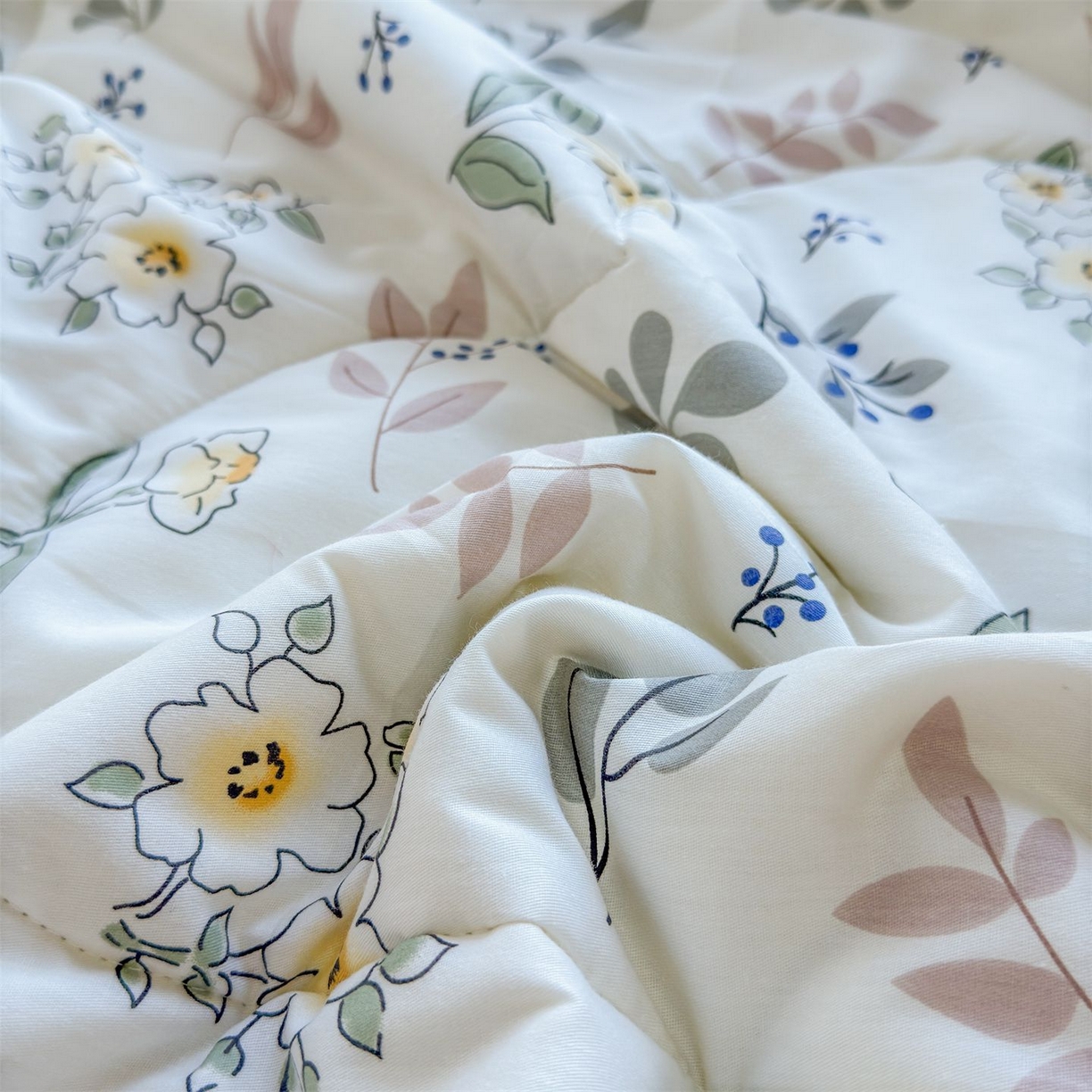 91家纺网 家纺一手货源 找家纺 晨晨家纺 2026新款双面全棉花边款新疆棉花夏被 花韵