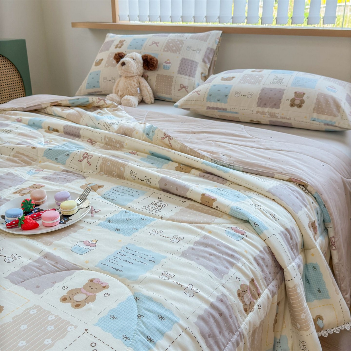 91家纺网 家纺一手货源 找家纺 晨晨家纺 2026新款双面全棉花边款新疆棉花夏被 饼干熊