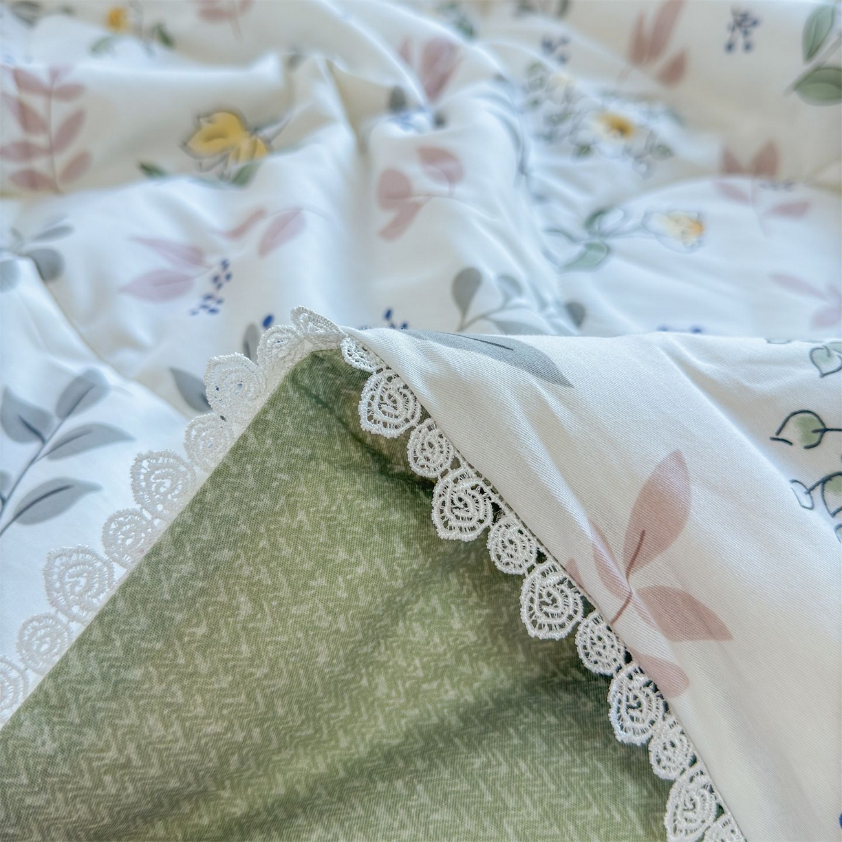 91家纺网 家纺一手货源 找家纺 晨晨家纺 2026新款双面全棉花边款新疆棉花夏被 花韵