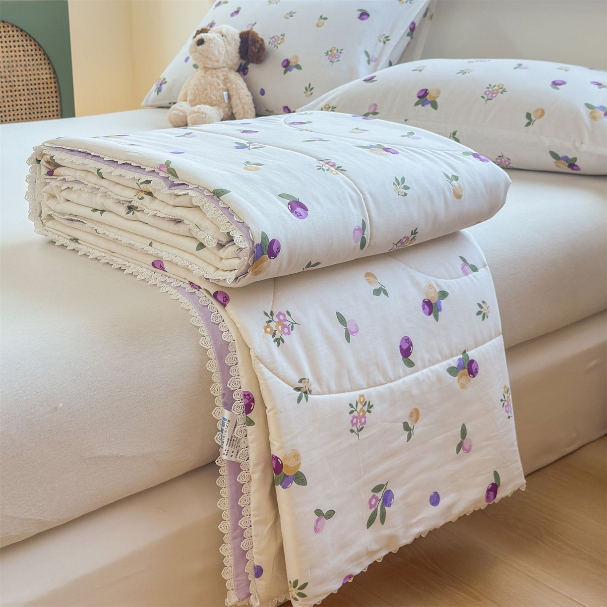 91家纺网 家纺一手货源 找家纺 晨晨家纺 2026新款双面全棉花边款新疆棉花夏被 葡萄