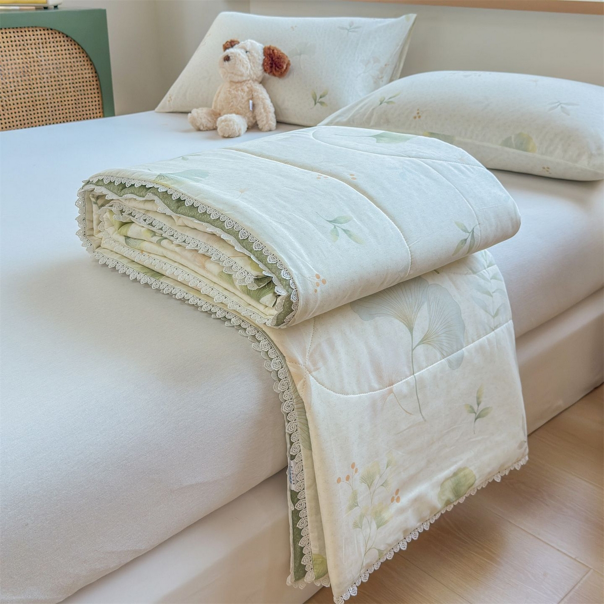 91家纺网 家纺一手货源 找家纺 晨晨家纺 2026新款双面全棉花边款新疆棉花夏被 幸运叶