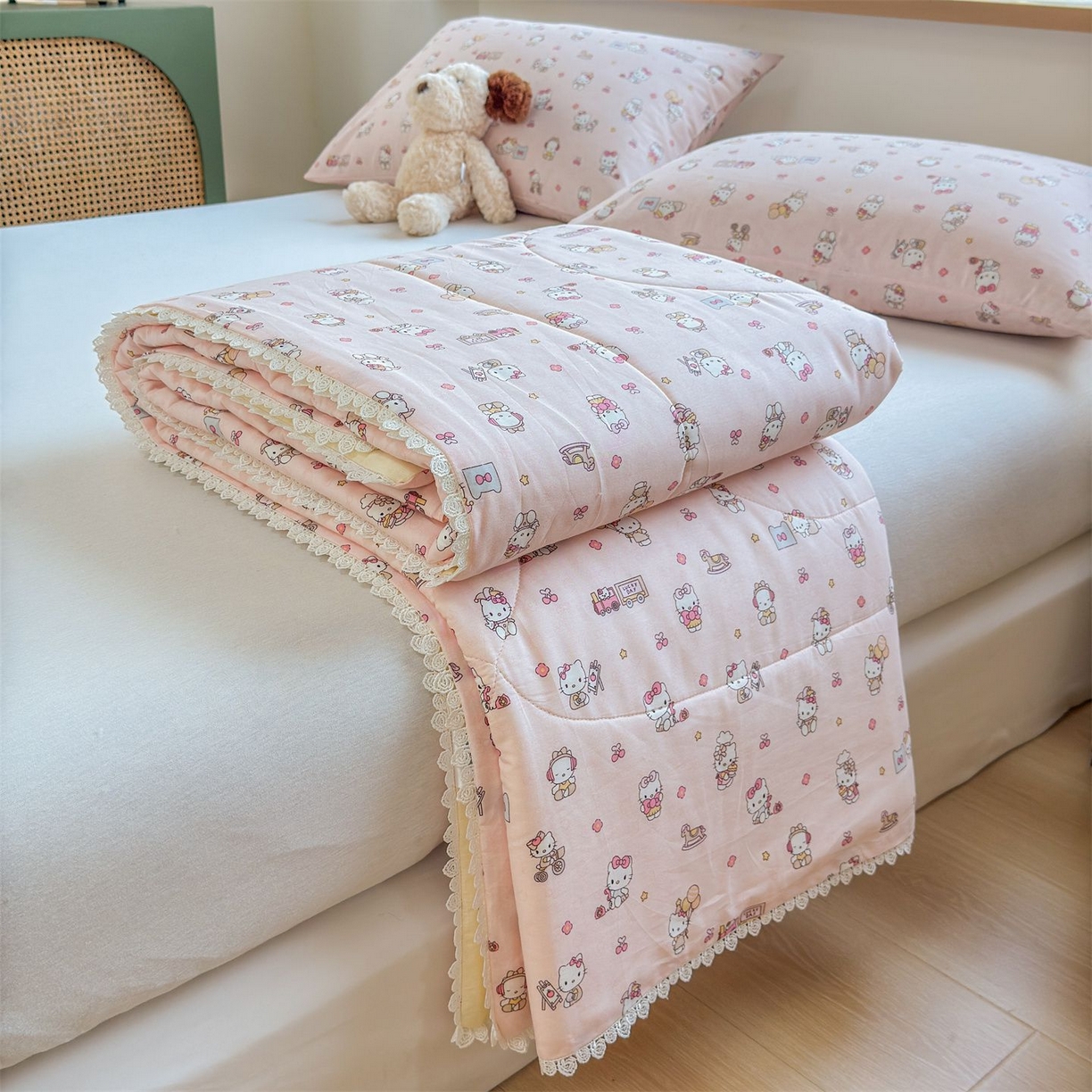 91家纺网 家纺一手货源 找家纺 晨晨家纺 2026新款双面全棉花边款新疆棉花夏被 凯蒂公主