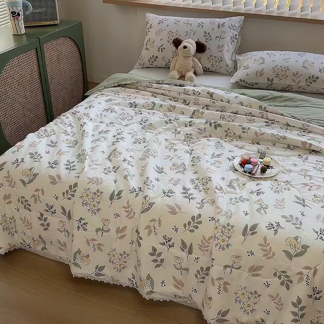 91家纺网 家纺一手货源 找家纺 晨晨家纺 2026新款双面全棉花边款新疆棉花夏被 花韵