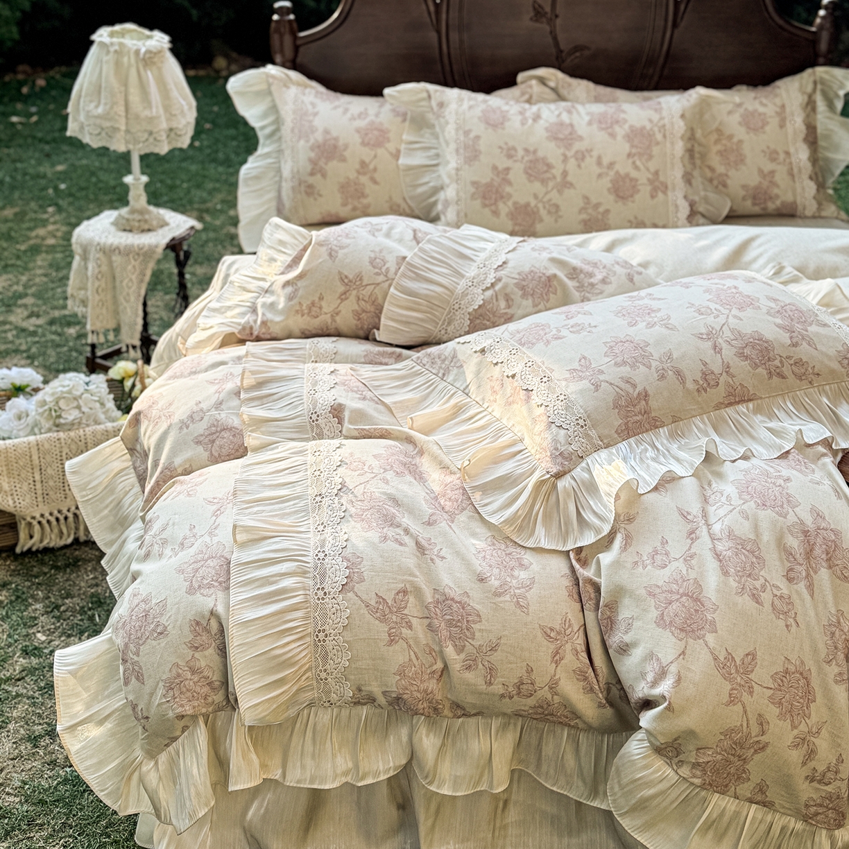 91家纺网 家纺一手货源 找家纺 乐朵家居 2026新款 复古花镜 全棉棉麻 床裙四件套 胭脂粉