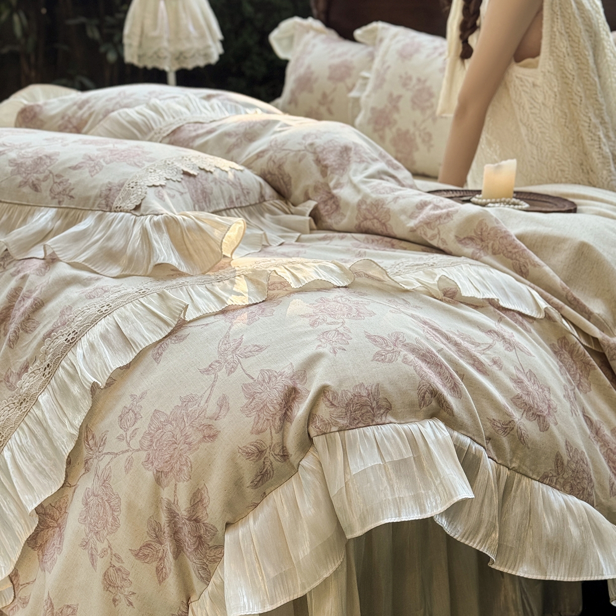 91家纺网 家纺一手货源 找家纺 乐朵家居 2026新款 复古花镜 全棉棉麻 床裙四件套 胭脂粉