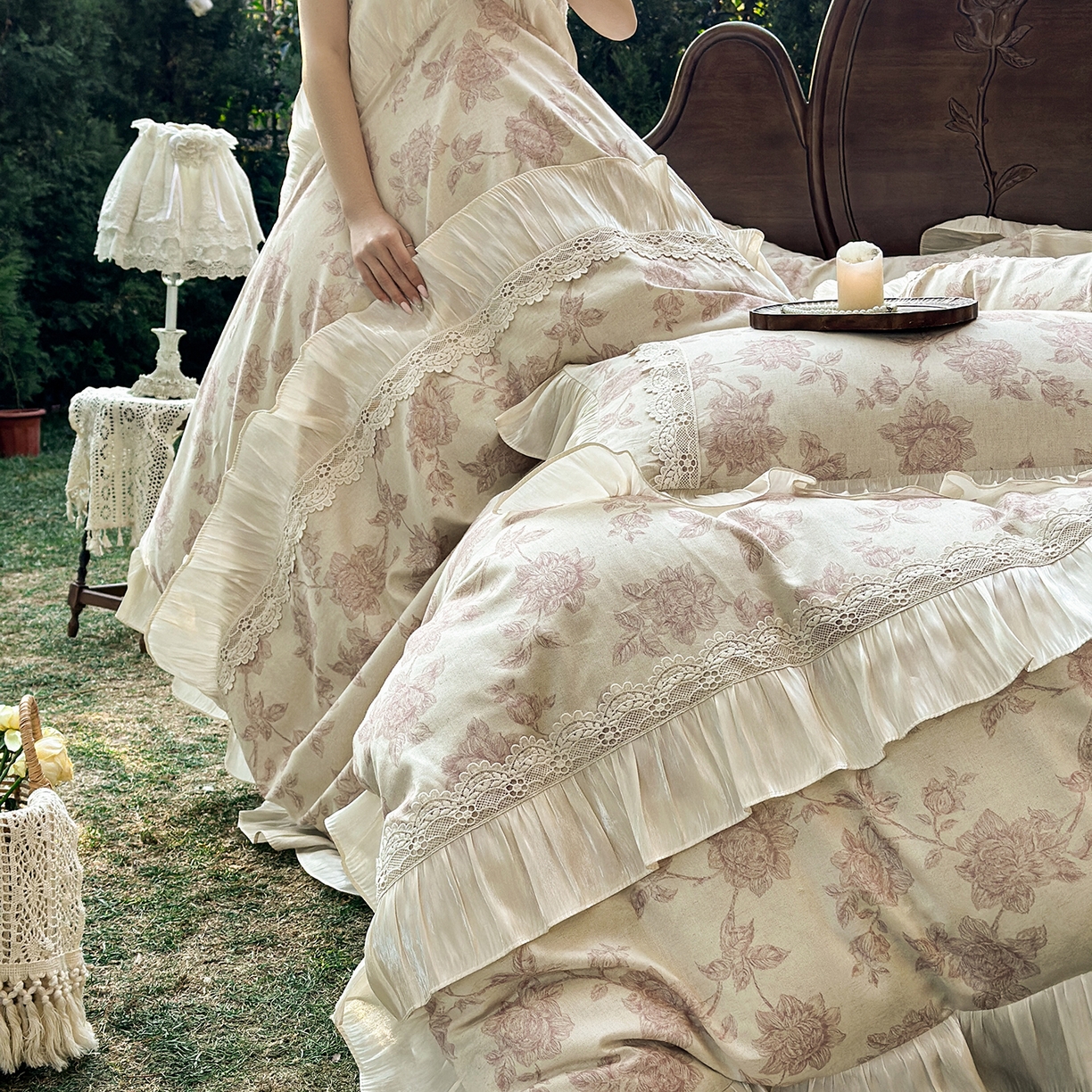 91家纺网 家纺一手货源 找家纺 乐朵家居 2026新款 复古花镜 全棉棉麻 床裙四件套 胭脂粉