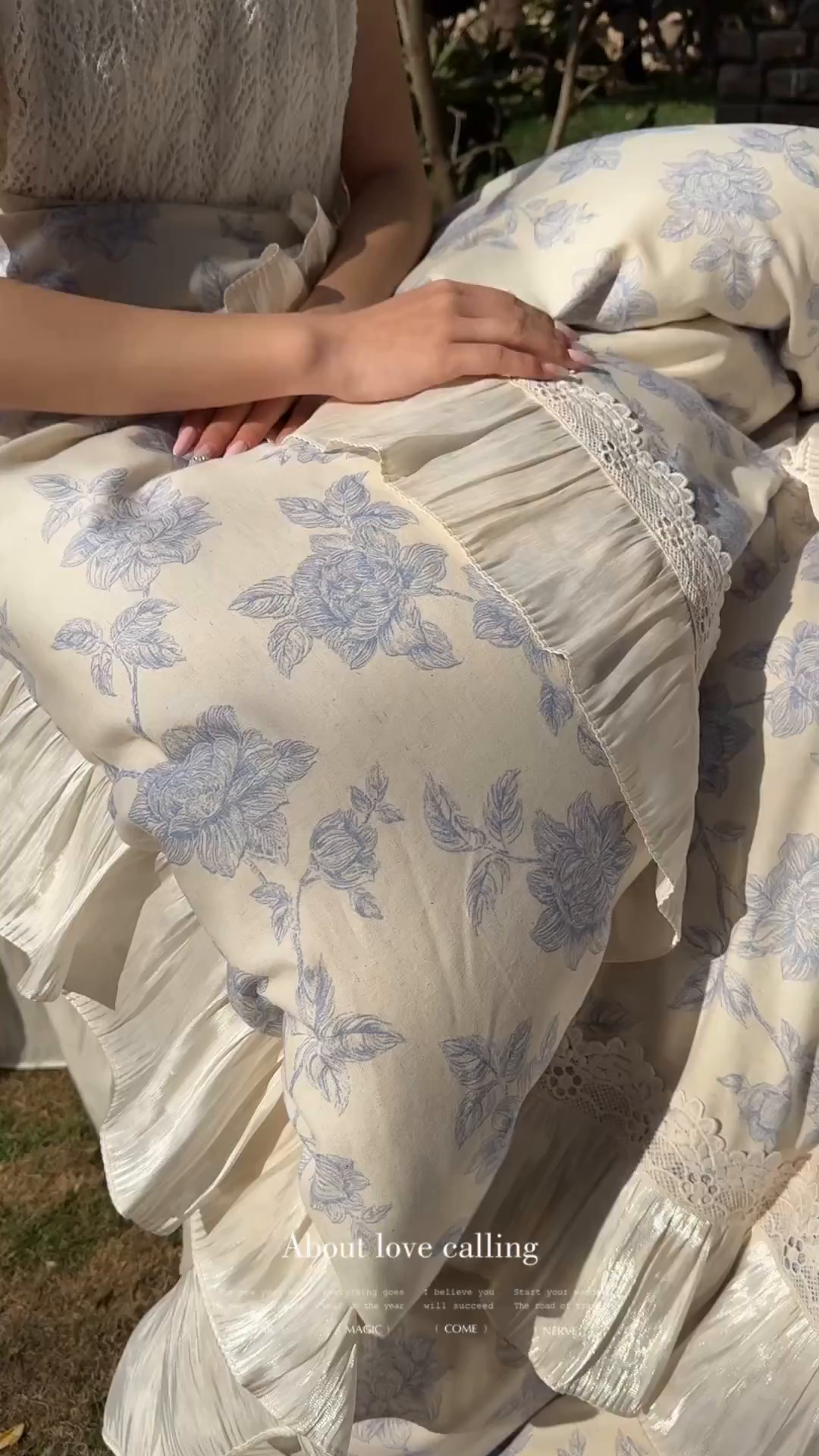 91家纺网 家纺一手货源 找家纺 乐朵家居 2026新款 复古花镜 全棉棉麻 床裙四件套 迷雾蓝