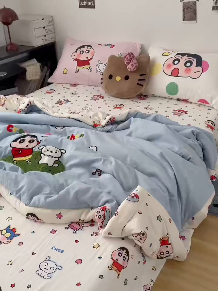 91家纺网 家纺一手货源 找家纺 （总）三元色 2026新款正版蜡笔小新卡通云朵棉夏被夏凉被