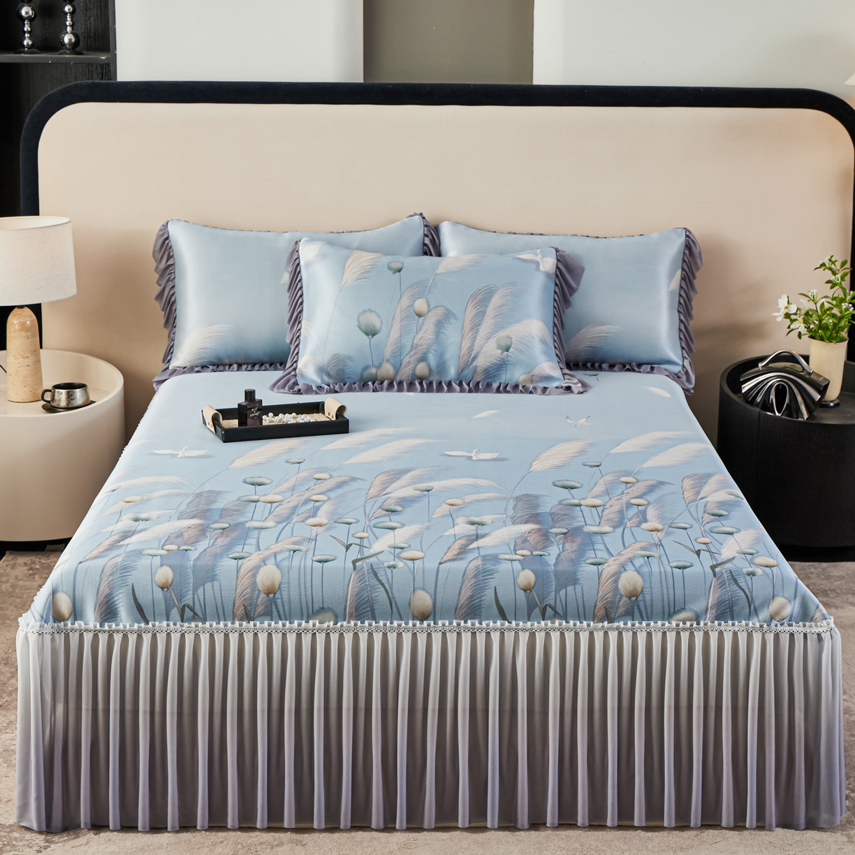 91家纺网 家纺一手货源 找家纺 绒宴家纺2026海洋冰丝床裙款凉席三件套