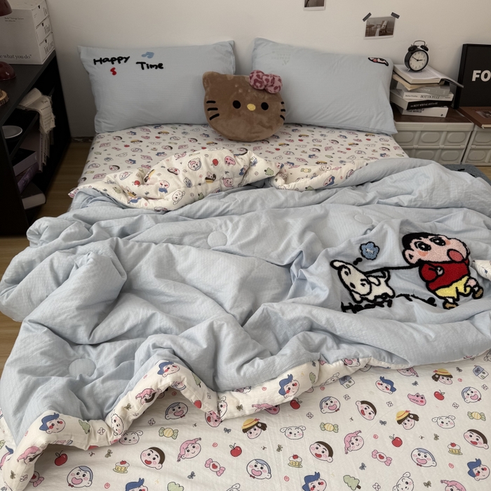 91家纺网 家纺一手货源 找家纺 三元色 2026新款正版蜡笔小新卡通云感夏被夏凉被 夏被调皮小新