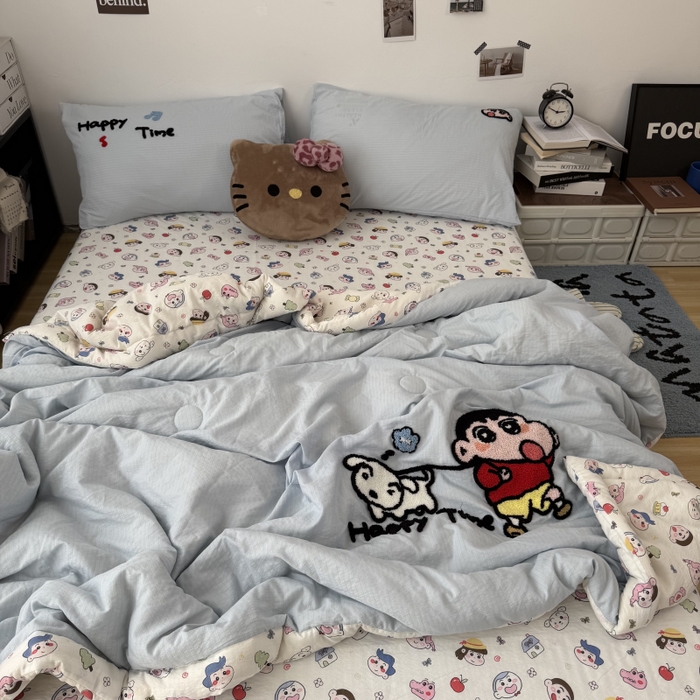 91家纺网 家纺一手货源 找家纺 三元色 2026新款正版蜡笔小新卡通云感夏被夏凉被 夏被调皮小新