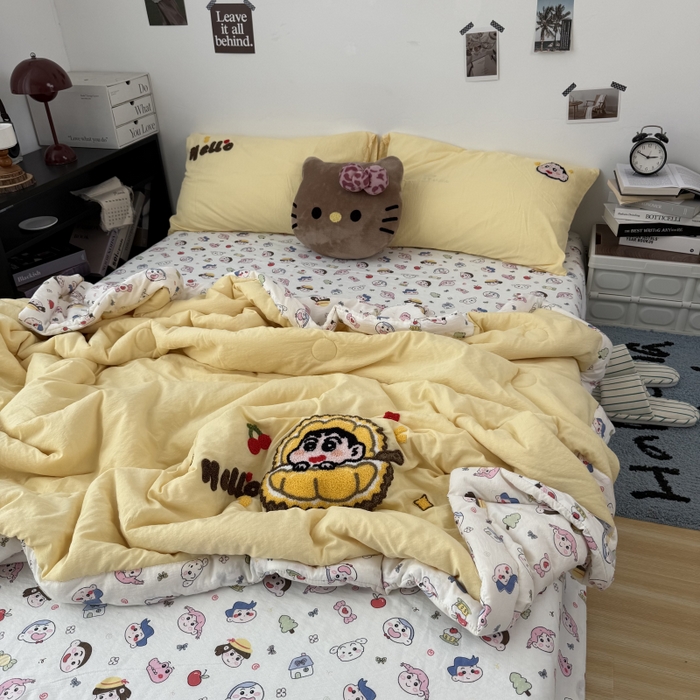 91家纺网 家纺一手货源 找家纺 三元色 2026新款正版蜡笔小新卡通云感夏被夏凉被 夏被榴莲小新