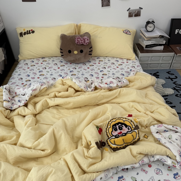 91家纺网 家纺一手货源 找家纺 三元色 2026新款正版蜡笔小新卡通云感夏被夏凉被 夏被榴莲小新