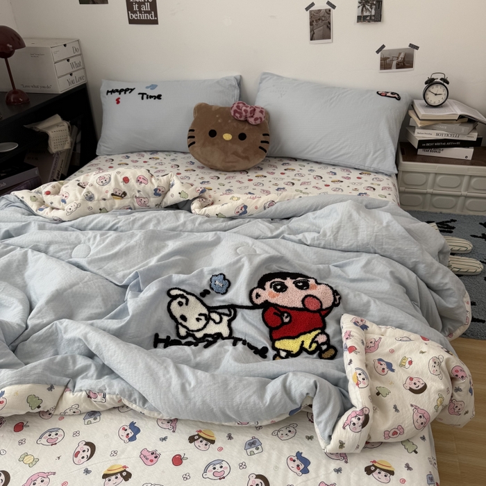 91家纺网 家纺一手货源 找家纺 三元色 2026新款正版蜡笔小新卡通云感夏被夏凉被 夏被调皮小新