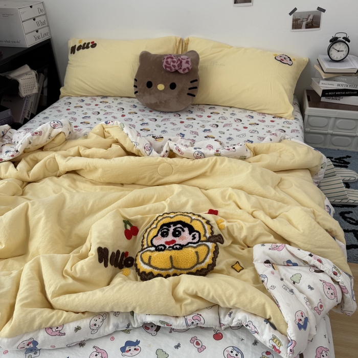91家纺网 家纺一手货源 找家纺 三元色 2026新款正版蜡笔小新卡通云感夏被夏凉被 夏被榴莲小新