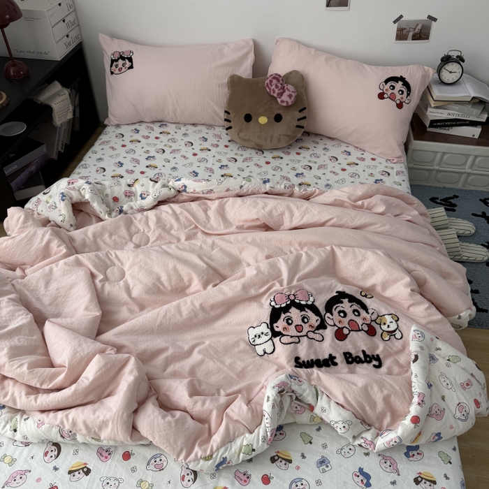 91家纺网 家纺一手货源 找家纺 三元色 2026新款正版蜡笔小新卡通云感夏被夏凉被 夏被好伙伴