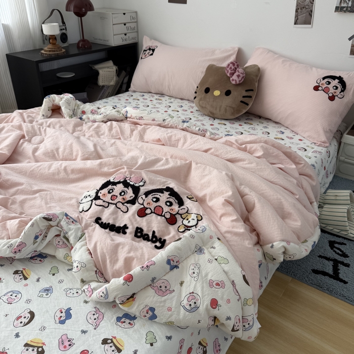 91家纺网 家纺一手货源 找家纺 三元色 2026新款正版蜡笔小新卡通云感夏被夏凉被 夏被好伙伴