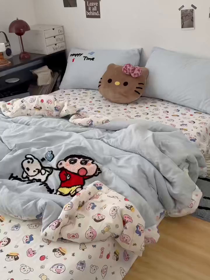91家纺网 家纺一手货源 找家纺 三元色 2026新款正版蜡笔小新卡通云感夏被夏凉被 夏被调皮小新