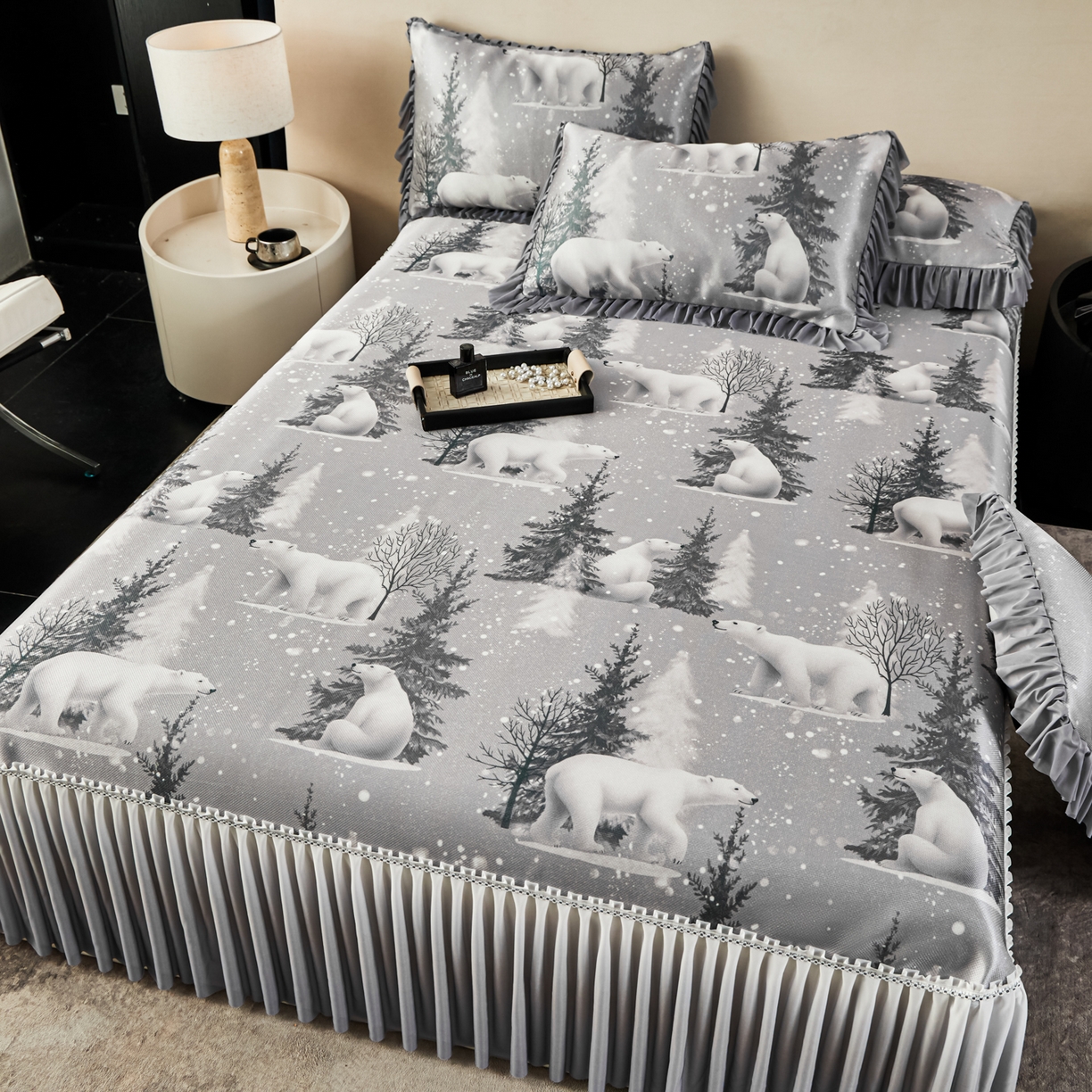 91家纺网 家纺一手货源 找家纺 绒宴家纺2026海洋冰丝床裙款凉席三件套