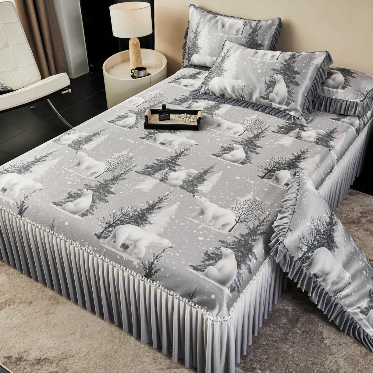 91家纺网 家纺一手货源 找家纺 绒宴家纺2026海洋冰丝床裙款凉席三件套