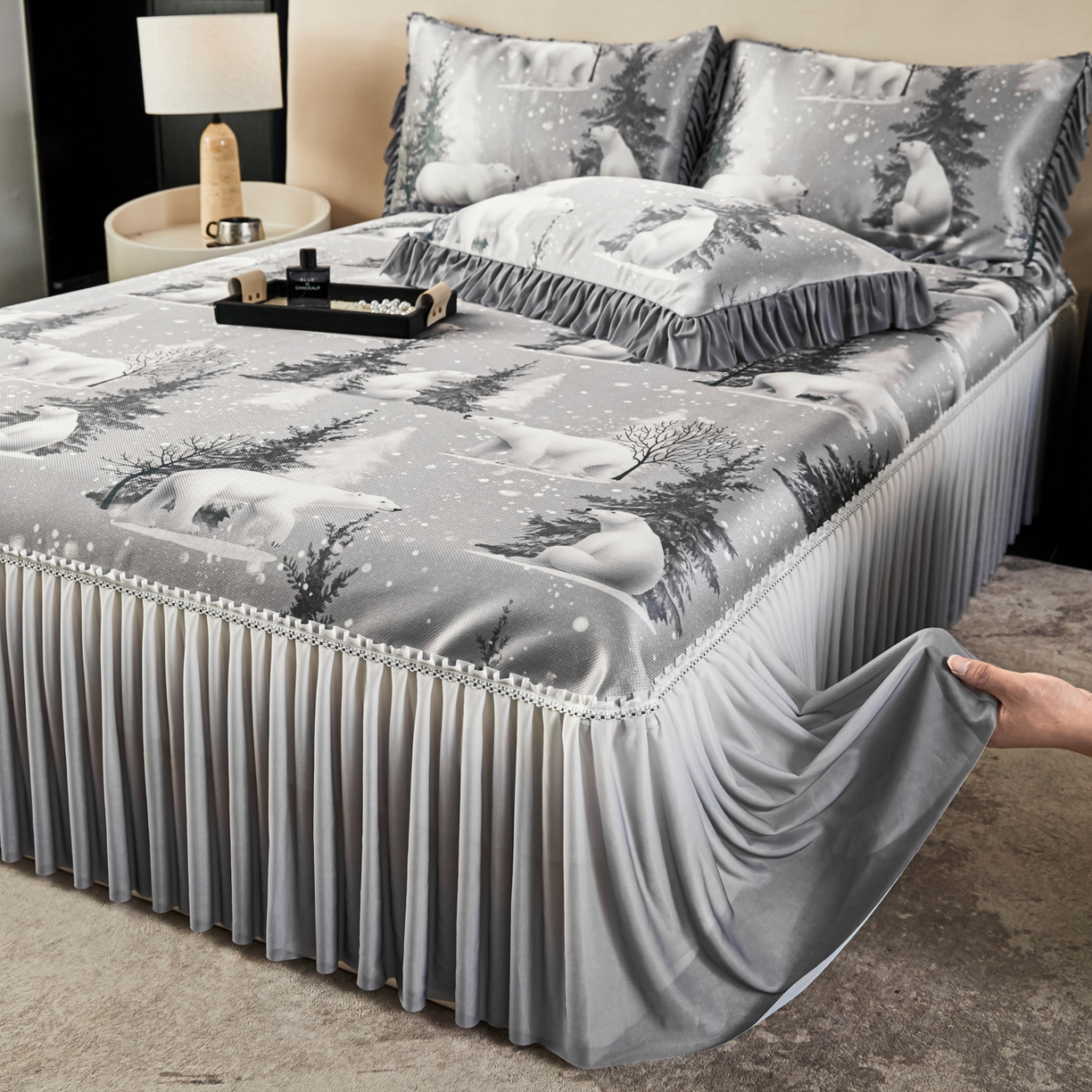 91家纺网 家纺一手货源 找家纺 绒宴家纺2026海洋冰丝床裙款凉席三件套